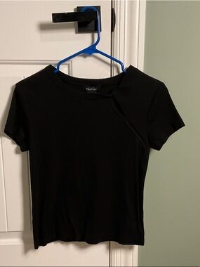 Sanctuary Black Short-Sleeve Ribbed Tee with Neck Cutout
